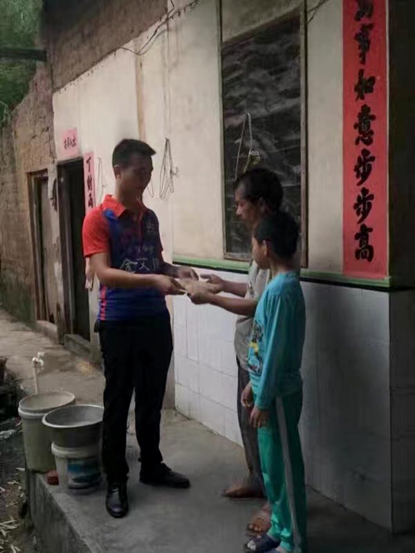 健全活动，致力善举，兴宁pp电子足球队好样的！