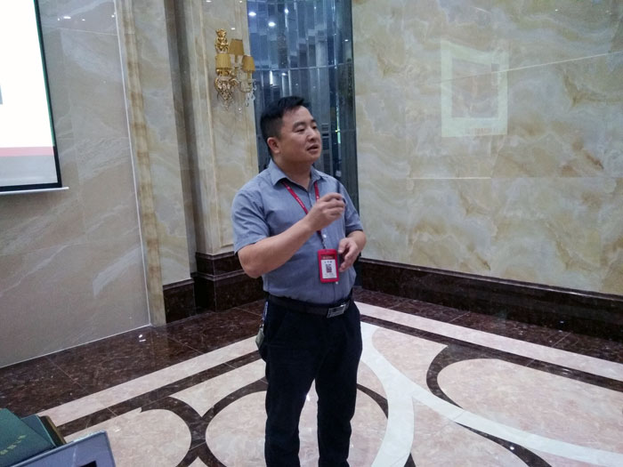 2017年11月2日晚，性命不息，进建不止pp电子法定进建日，11月全公司人员进建会圆满实现，一路分享《干法》，乐于工作，开心生涯，即便在磨难中，只有拼命工作，就能带来不成思议的好运。过好每一天，就是成功之路！