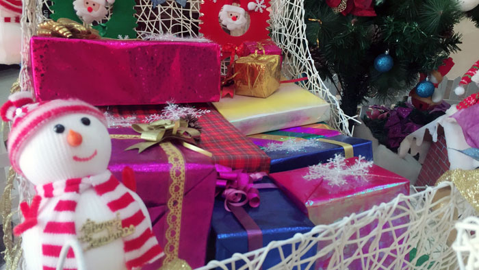 辅导，我能说说“别人家公司”的圣诞怎么过的么？